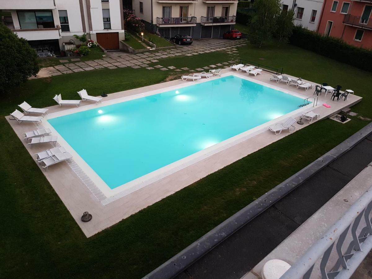 Casa Savoia Apartment Desenzano del Garda Exterior photo